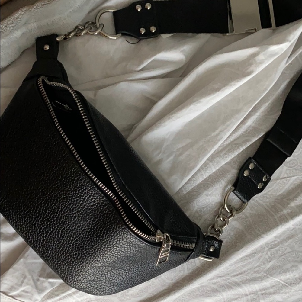 steve madden fanny pack